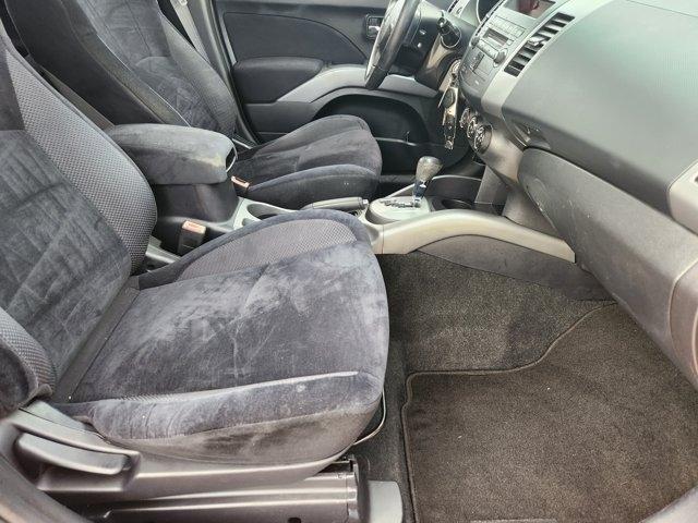 Mitsubishi Outlander ES 2WD 2010