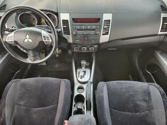 Mitsubishi Outlander ES 2WD 2010
