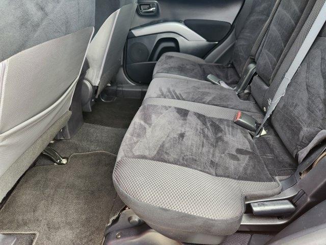 Mitsubishi Outlander ES 2WD 2010