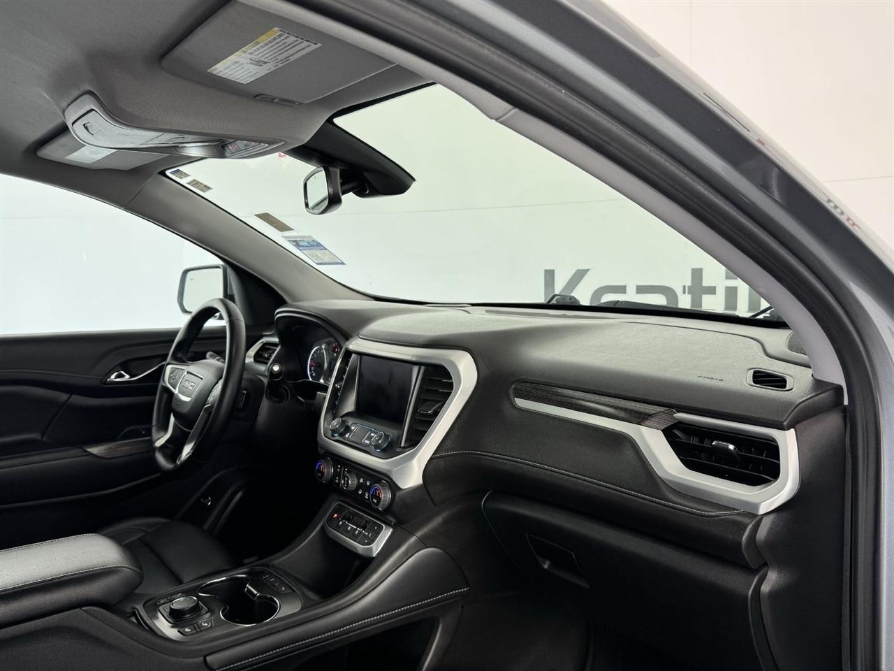 GMC Acadia SLT 2023