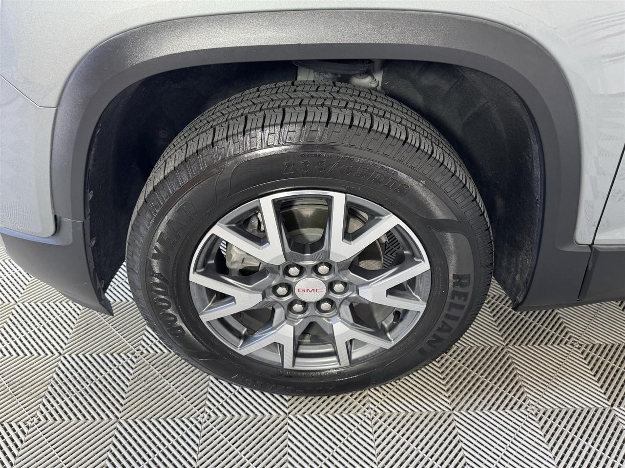 GMC Acadia SLT 2023