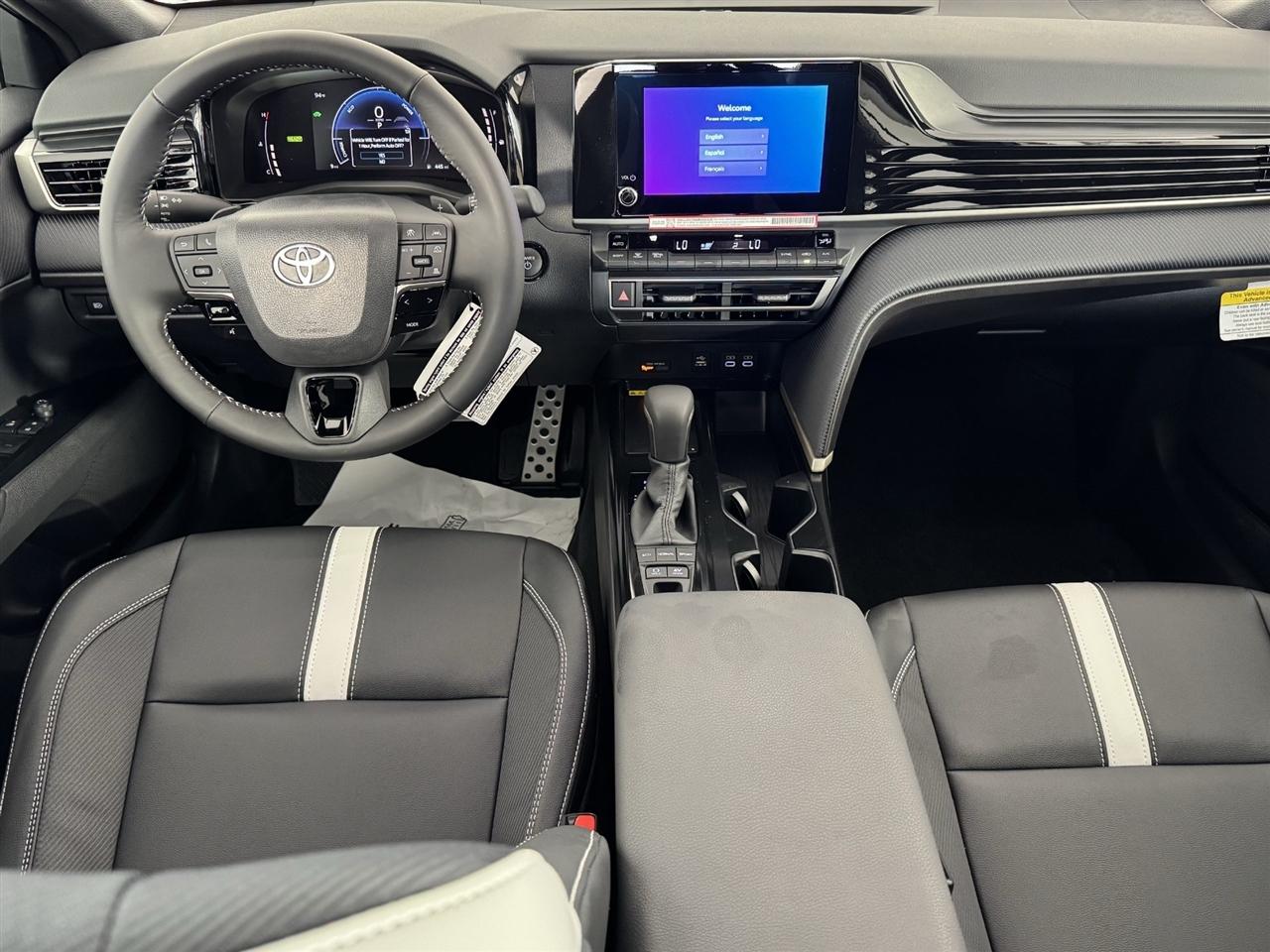 Toyota Camry Hybrid XLE 2026
