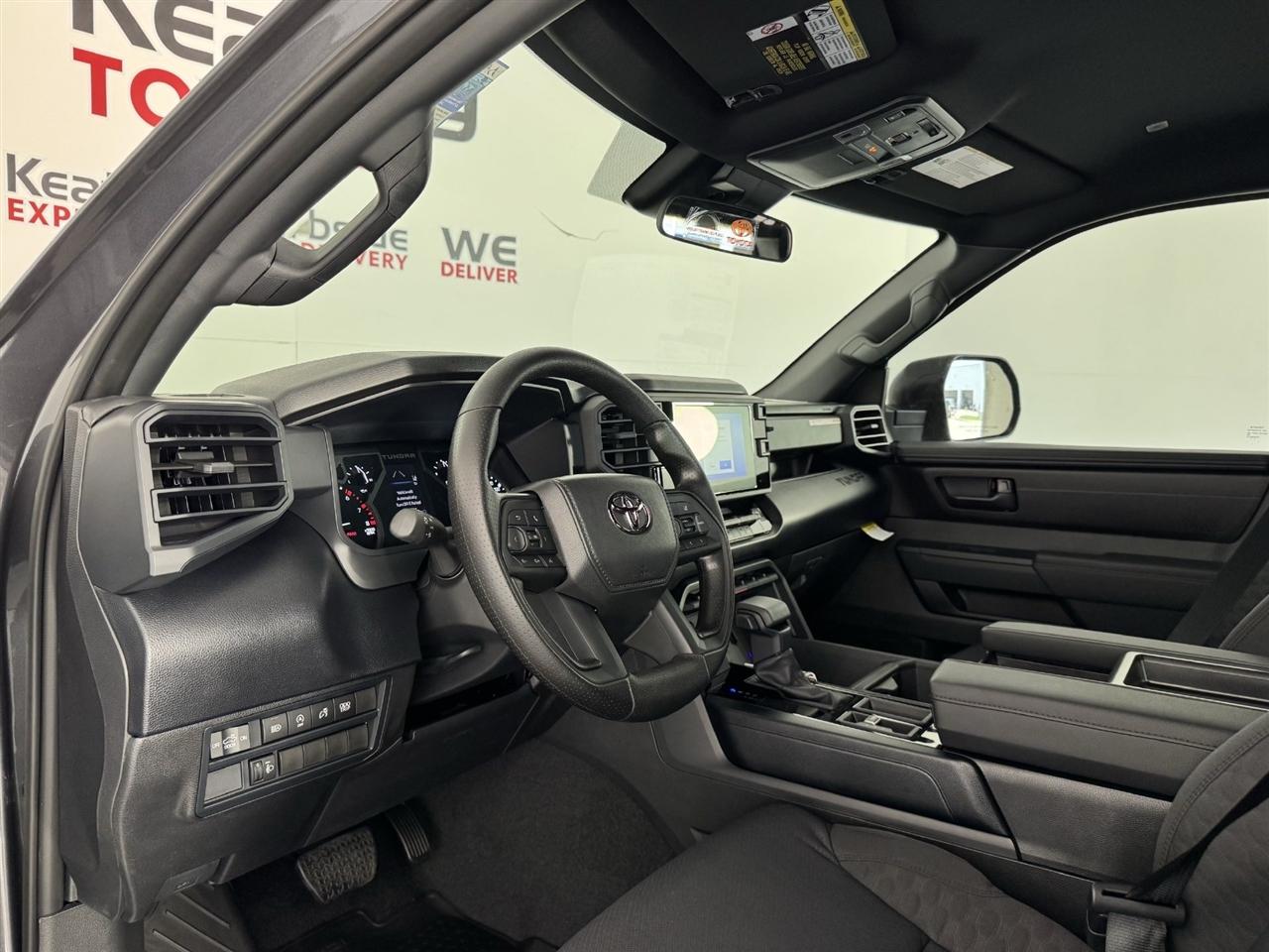 Toyota Tundra SR CrewMax 4WD 2026