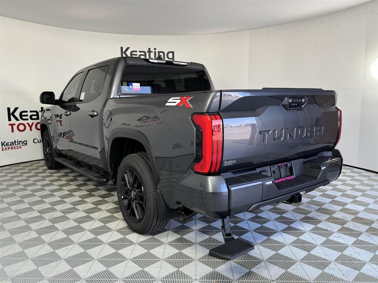 Toyota Tundra SR5 CrewMax 2WD 2026