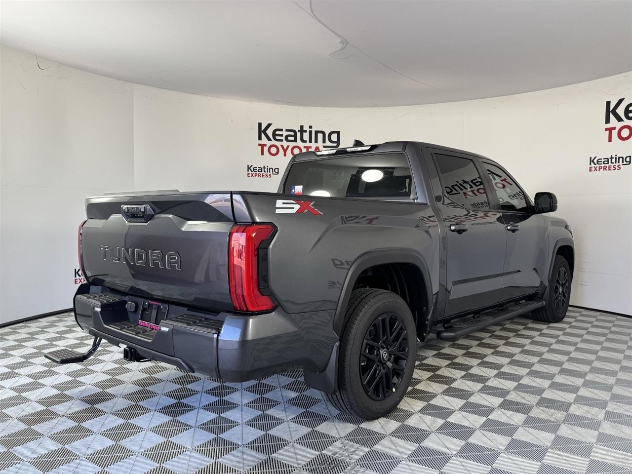Toyota Tundra SR5 CrewMax 2WD 2026