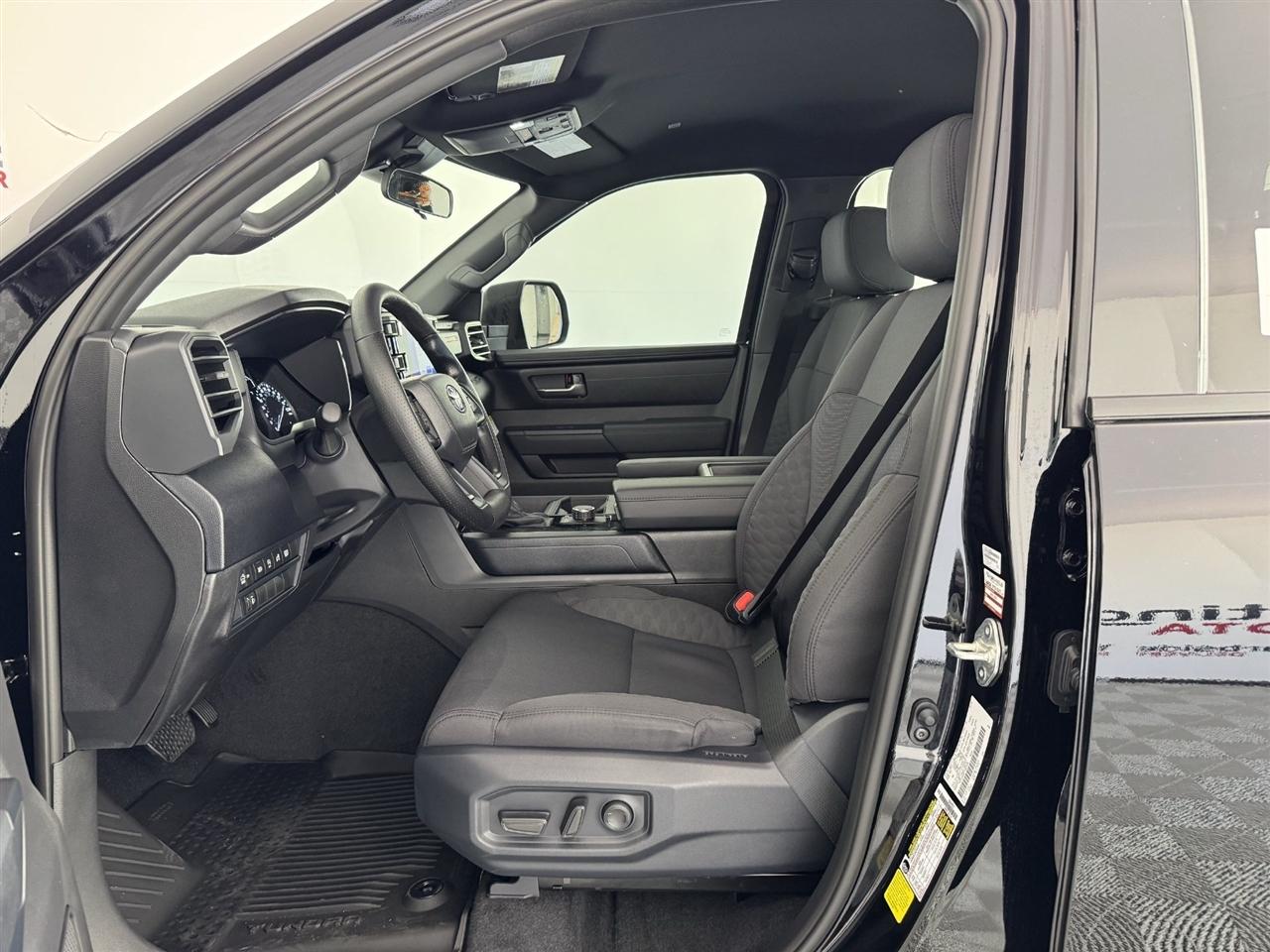 Toyota Tundra SR5 CrewMax 2WD 2026