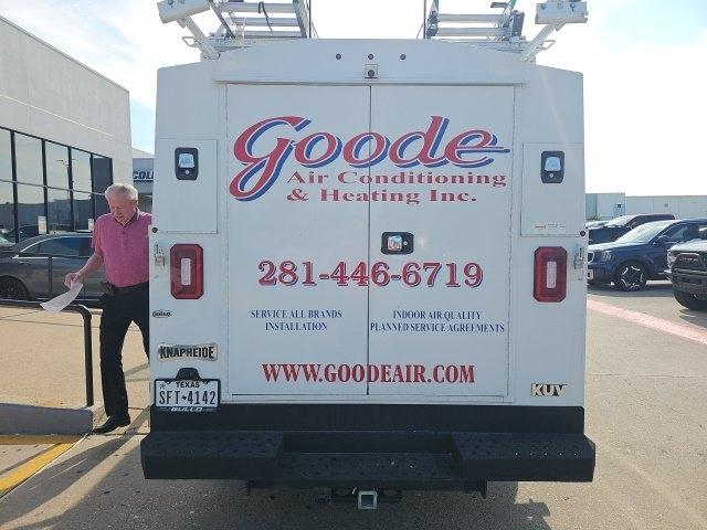 Ford Econoline E-350 Super Duty 2023