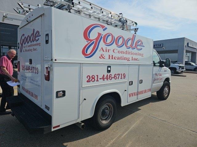 Ford Econoline E-350 Super Duty 2023