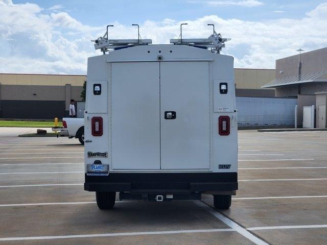 Ford Econoline E-350 Super Duty 2023