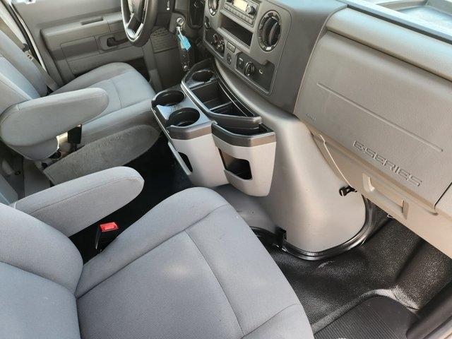 Ford Econoline E-350 Super Duty 2023