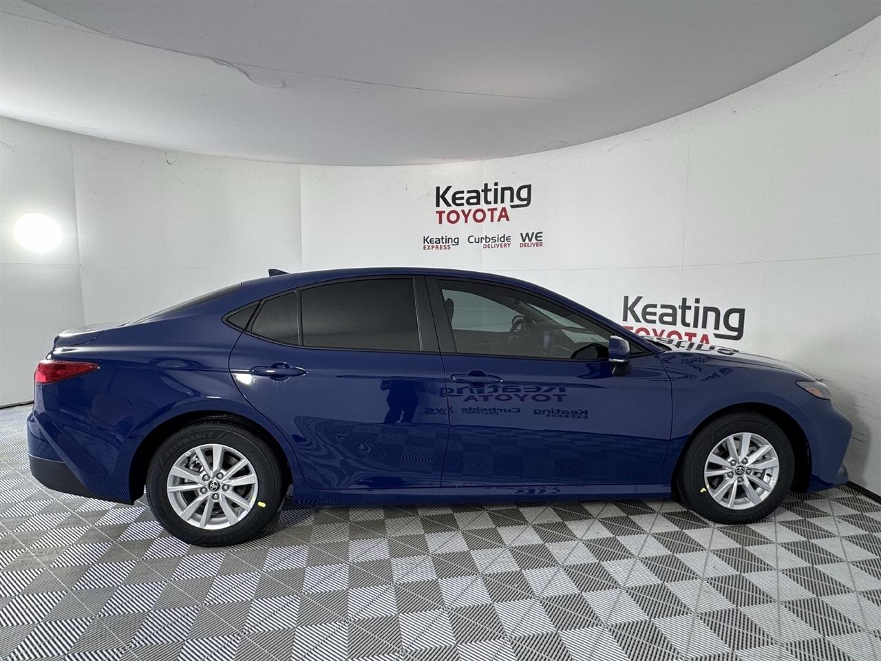 Toyota Camry Hybrid XLE 2026