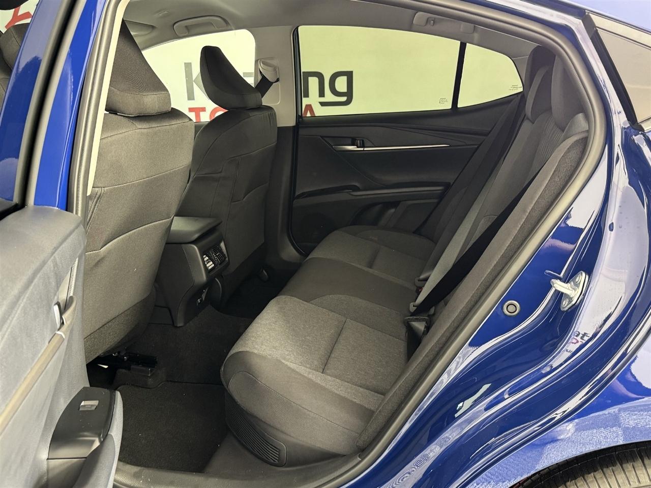 Toyota Camry Hybrid XLE 2026