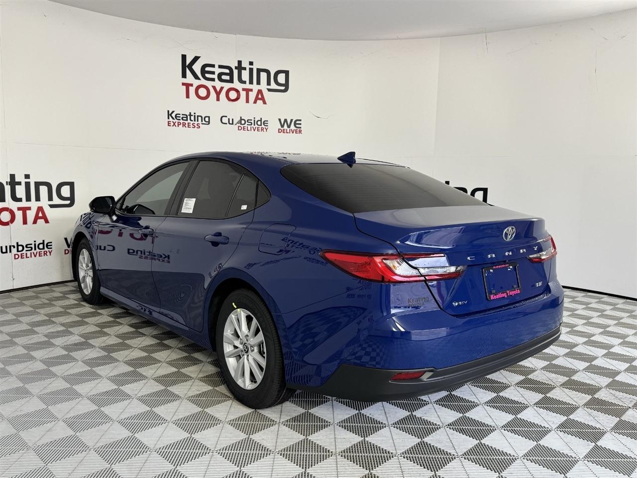 Toyota Camry Hybrid XLE 2026
