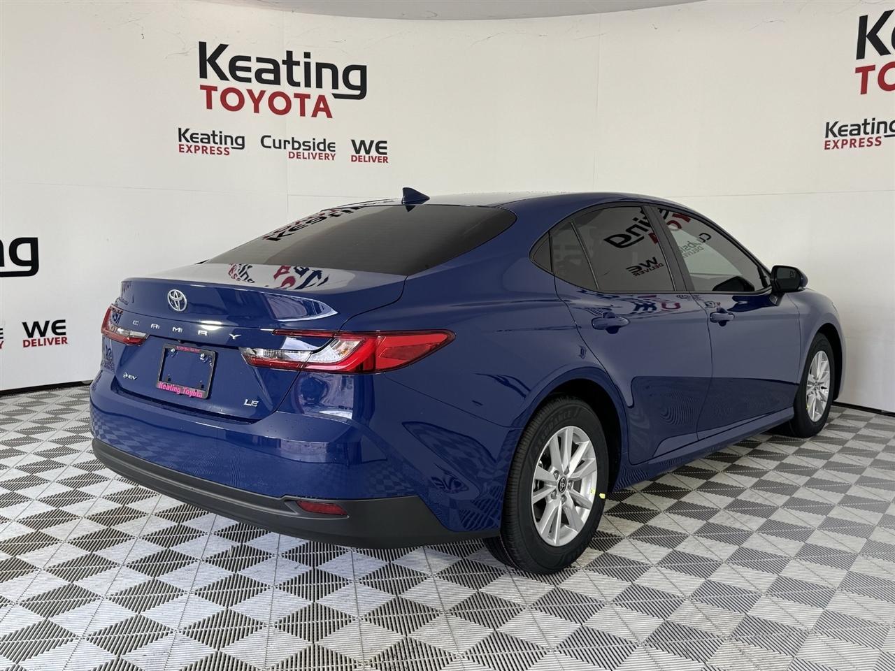 Toyota Camry Hybrid XLE 2026