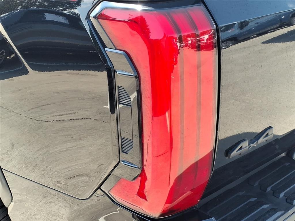 Toyota Tundra SR5 CrewMax 4WD 2023
