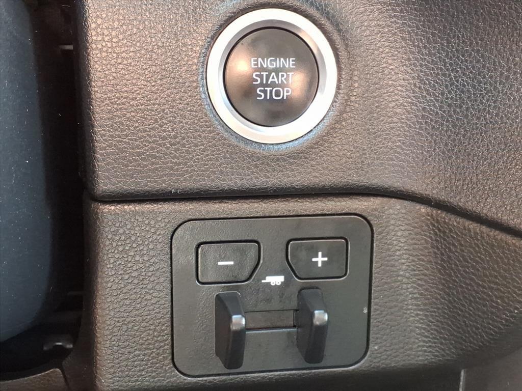 Toyota Tundra SR5 CrewMax 4WD 2023