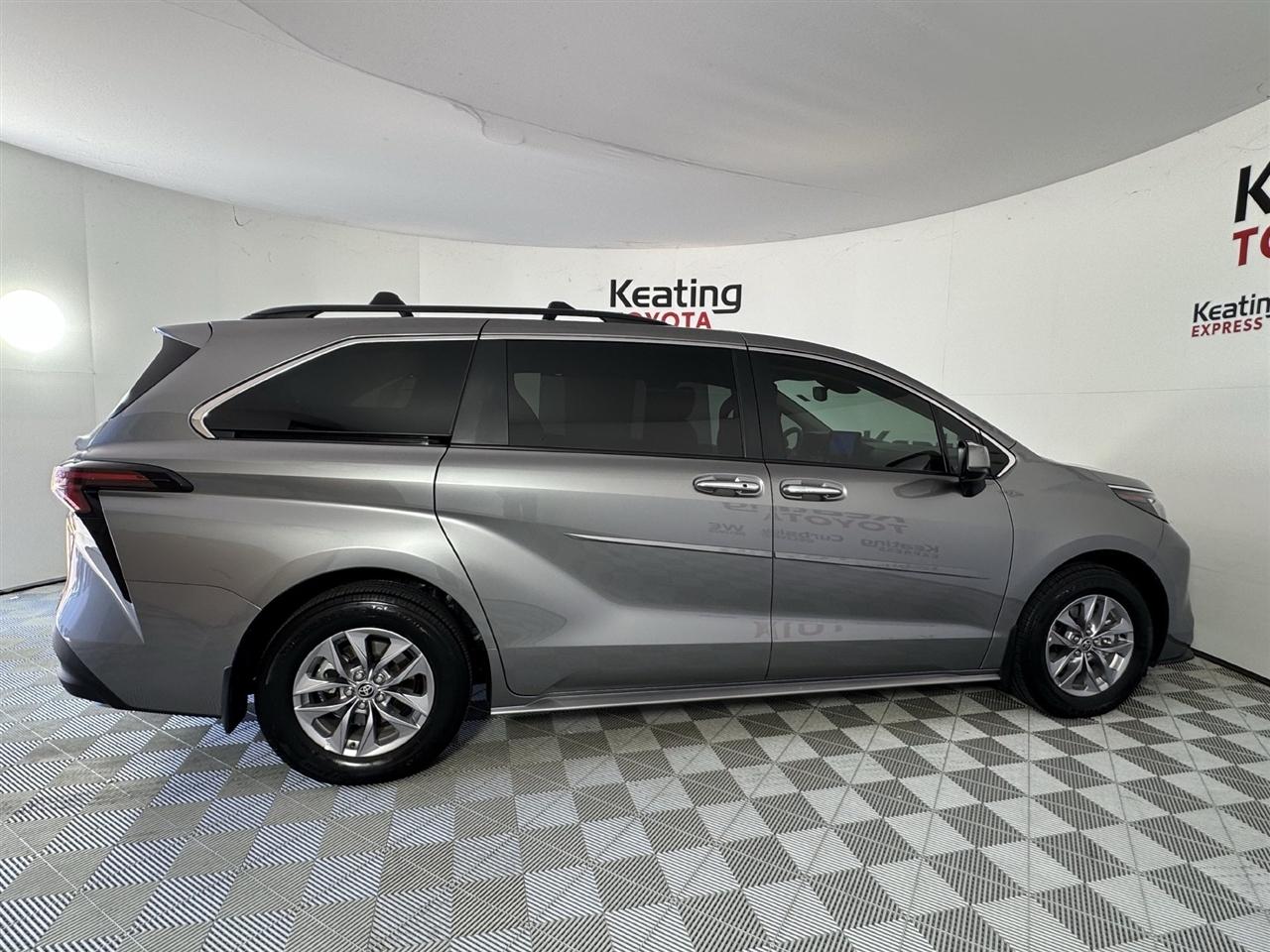 Toyota Sienna XLE 7-Passenger 2026