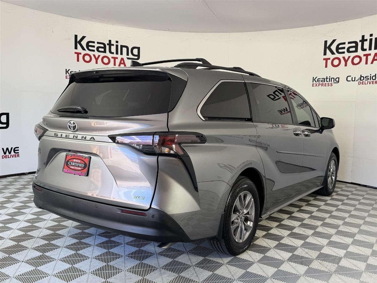 Toyota Sienna XLE 7-Passenger 2026