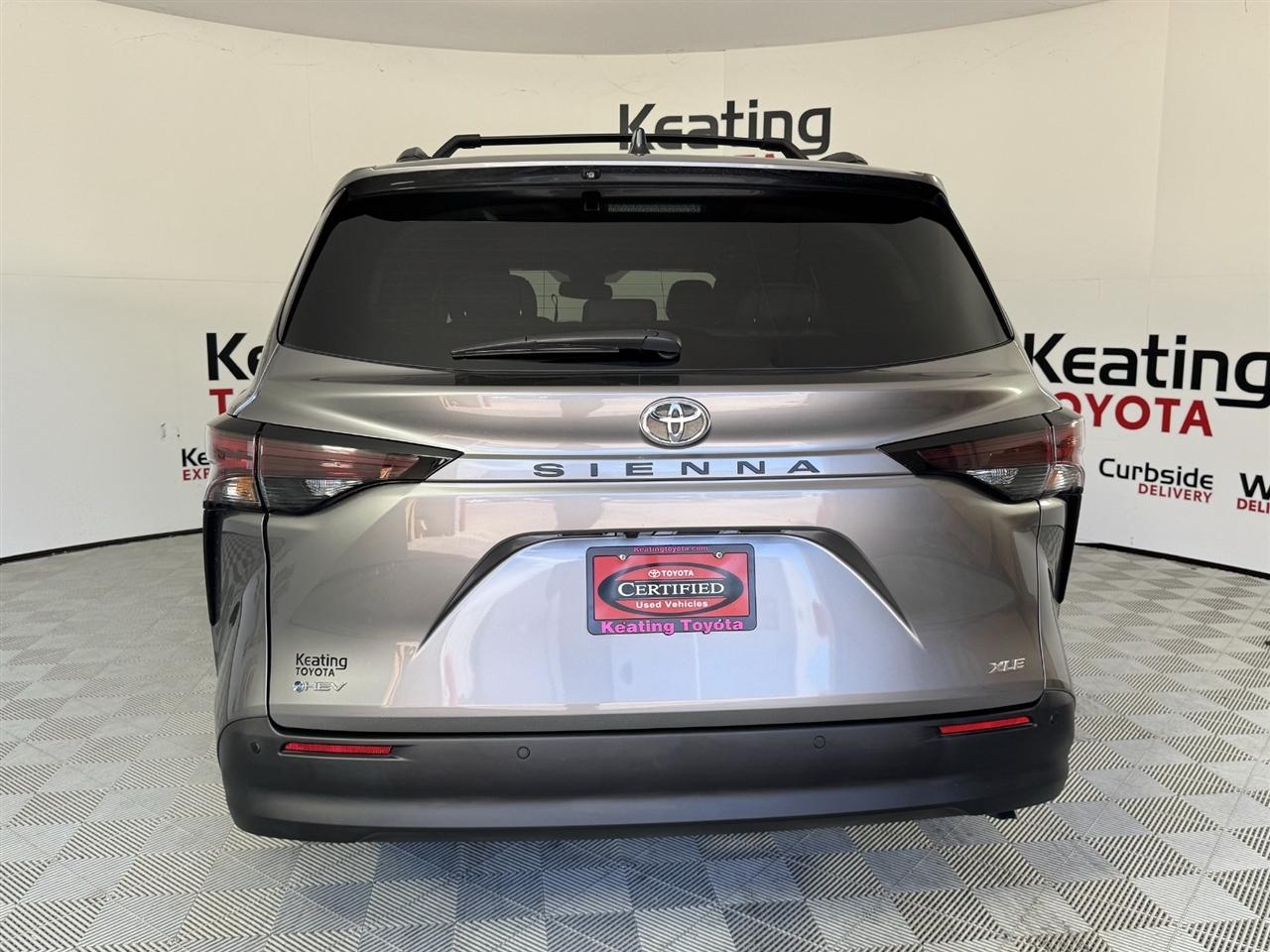 Toyota Sienna XLE 7-Passenger 2026