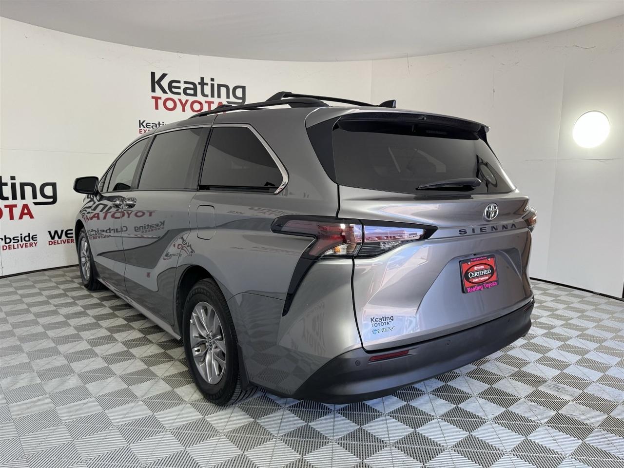 Toyota Sienna XLE 7-Passenger 2026