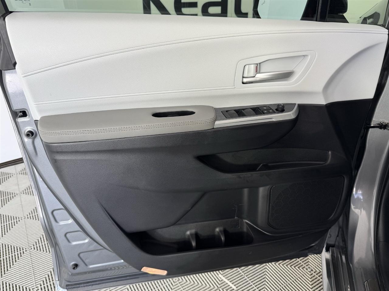 Toyota Sienna XLE 7-Passenger 2026