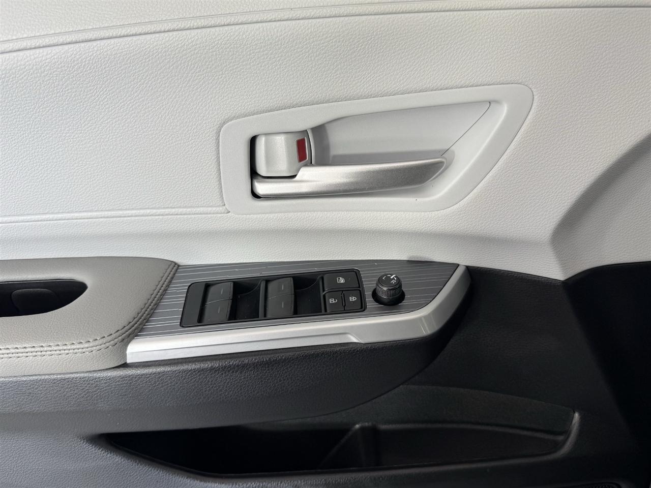 Toyota Sienna XLE 7-Passenger 2026
