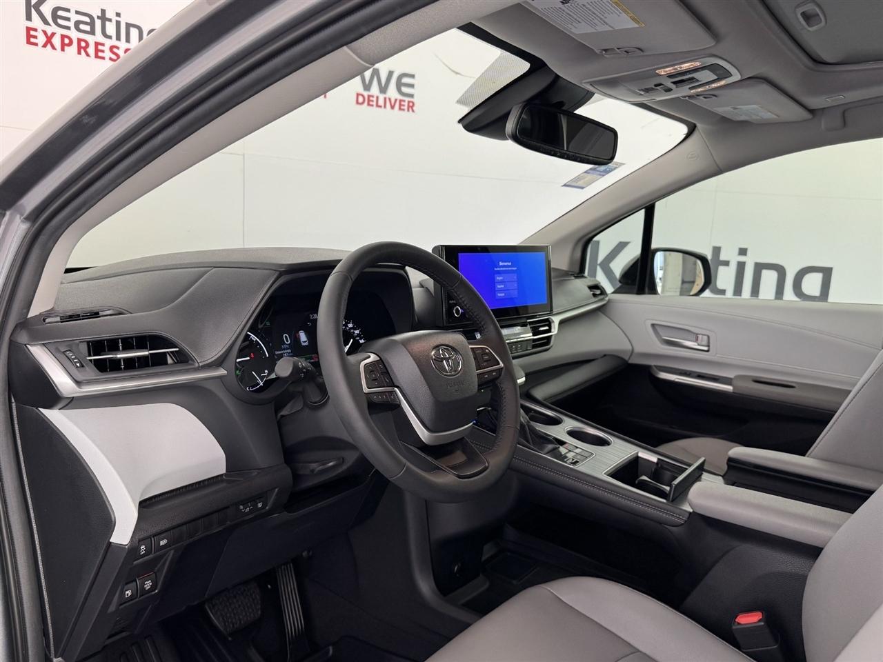 Toyota Sienna XLE 7-Passenger 2026