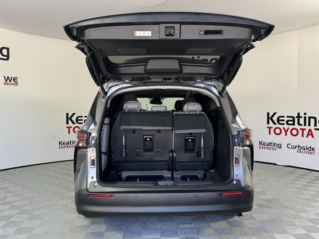 Toyota Sienna XLE 7-Passenger 2026