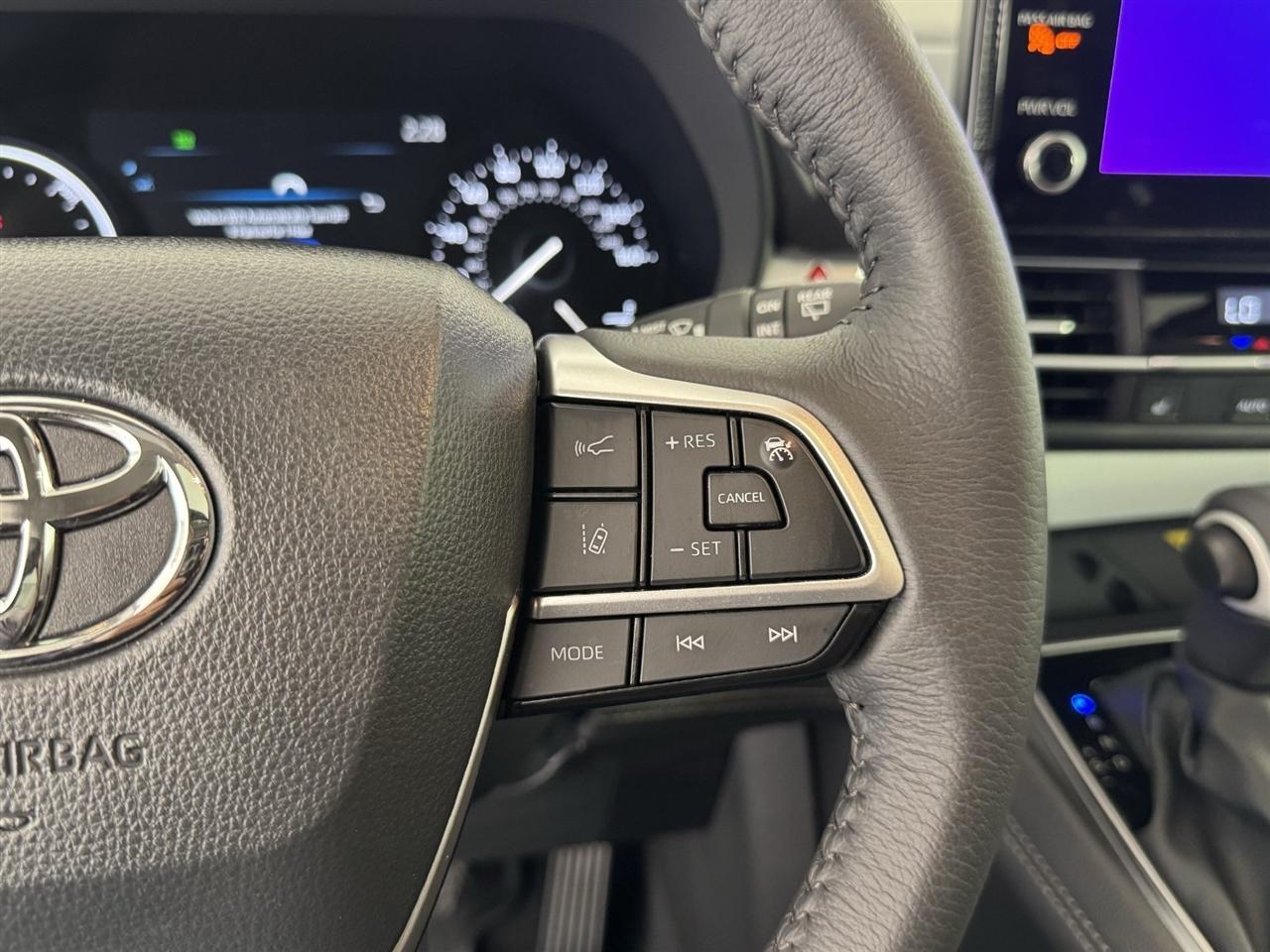 Toyota Sienna XLE 7-Passenger 2026