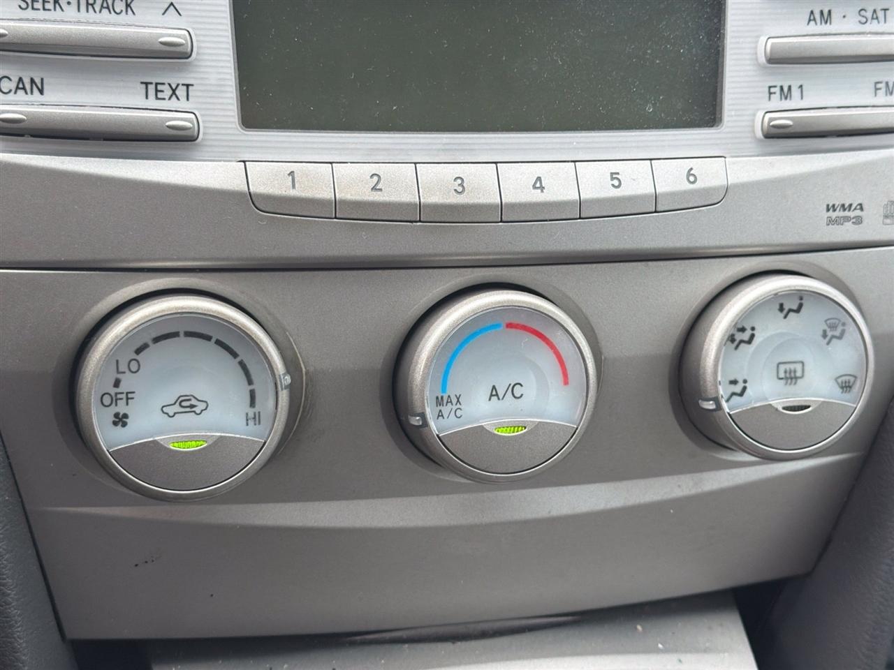 Toyota Camry LE 6-Spd AT 2011
