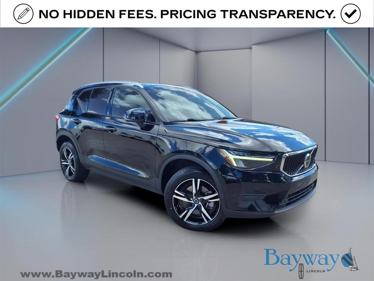 2023 Volvo XC40 B4 Core