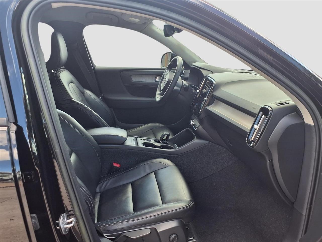 Volvo XC40 B4 Core 2023