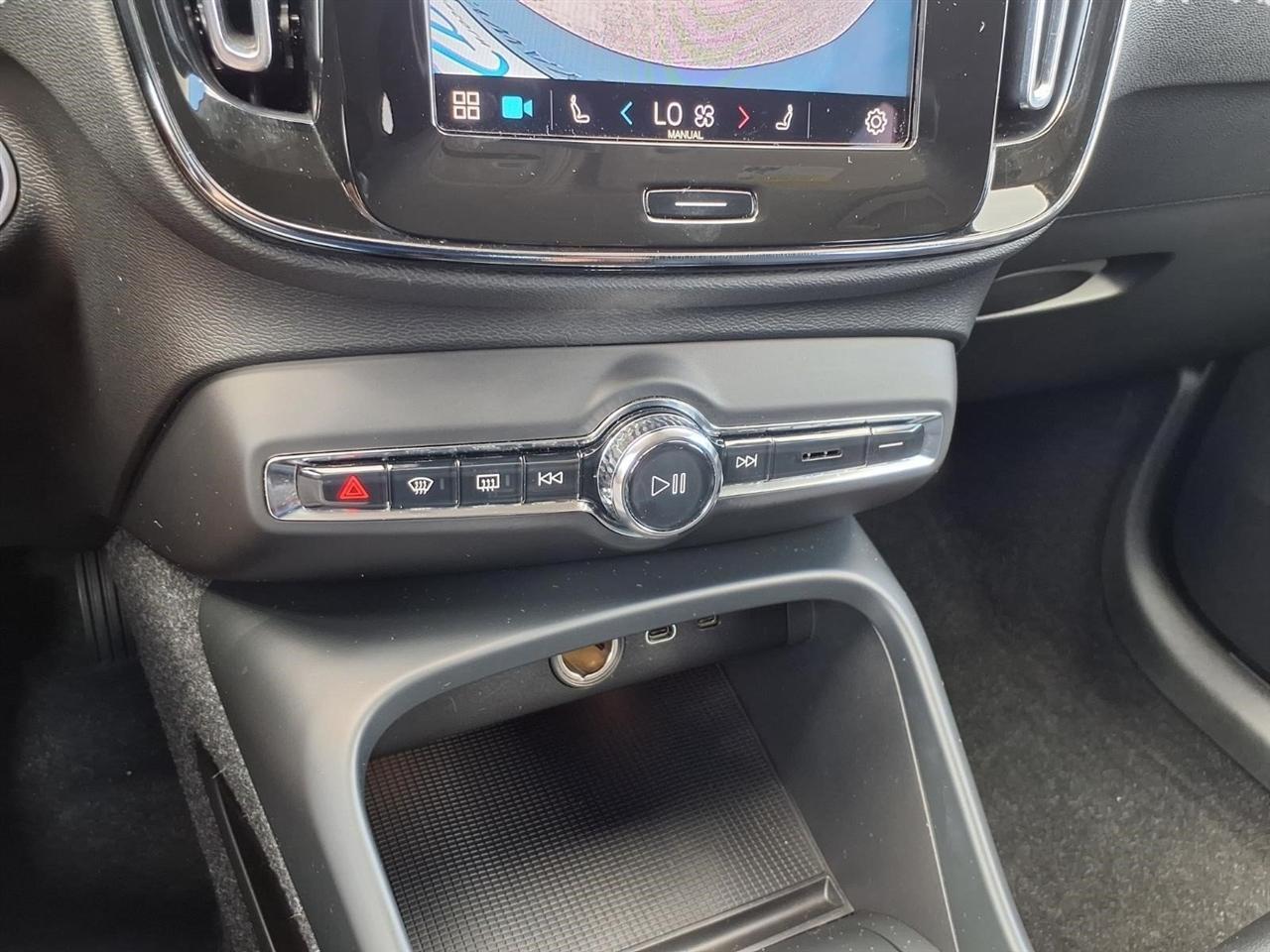 Volvo XC40 B4 Core 2023
