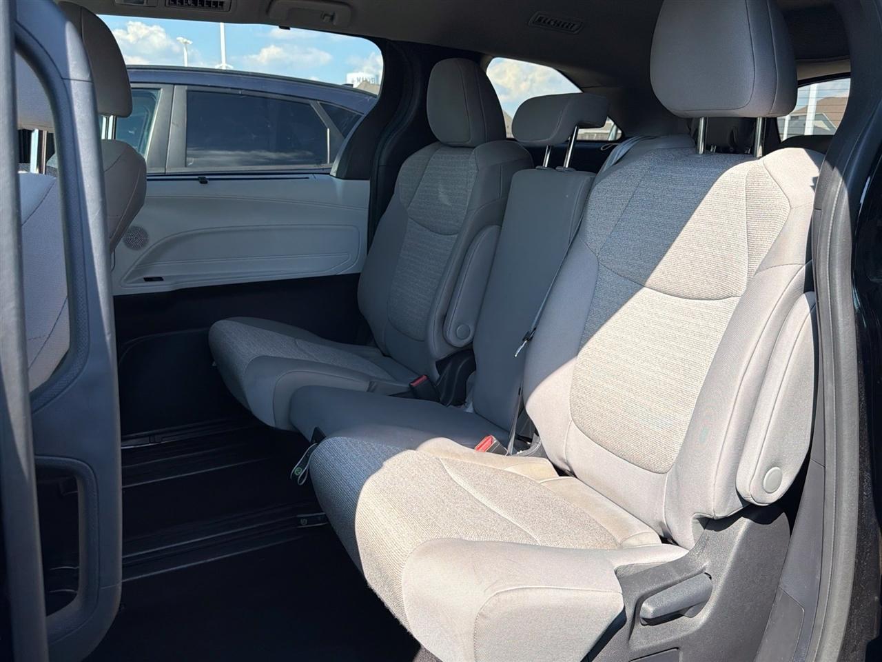 Toyota Sienna LE 8-Passenger 2025
