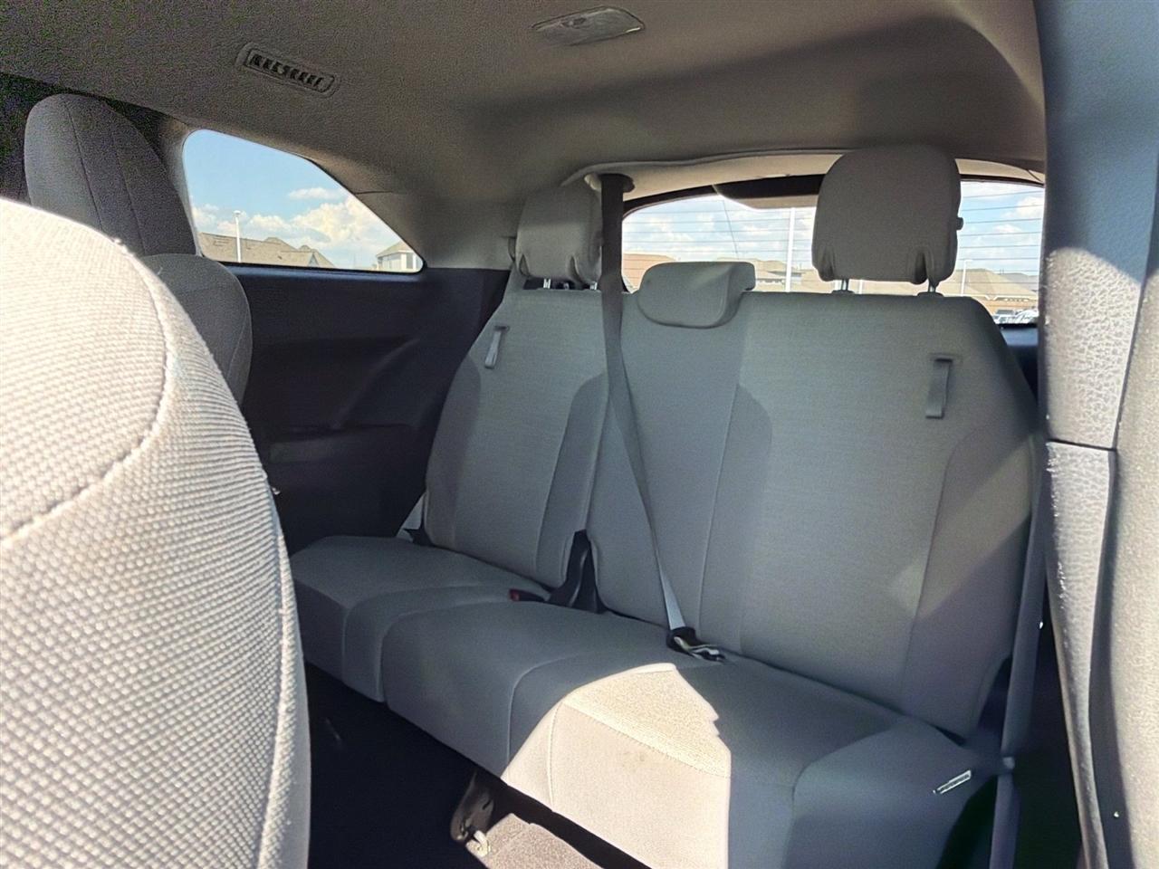 Toyota Sienna LE 8-Passenger 2025