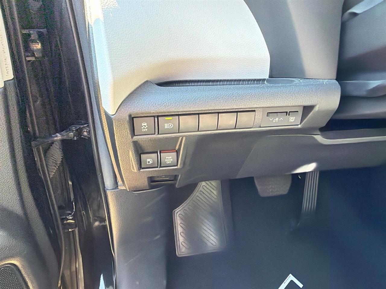Toyota Sienna LE 8-Passenger 2025