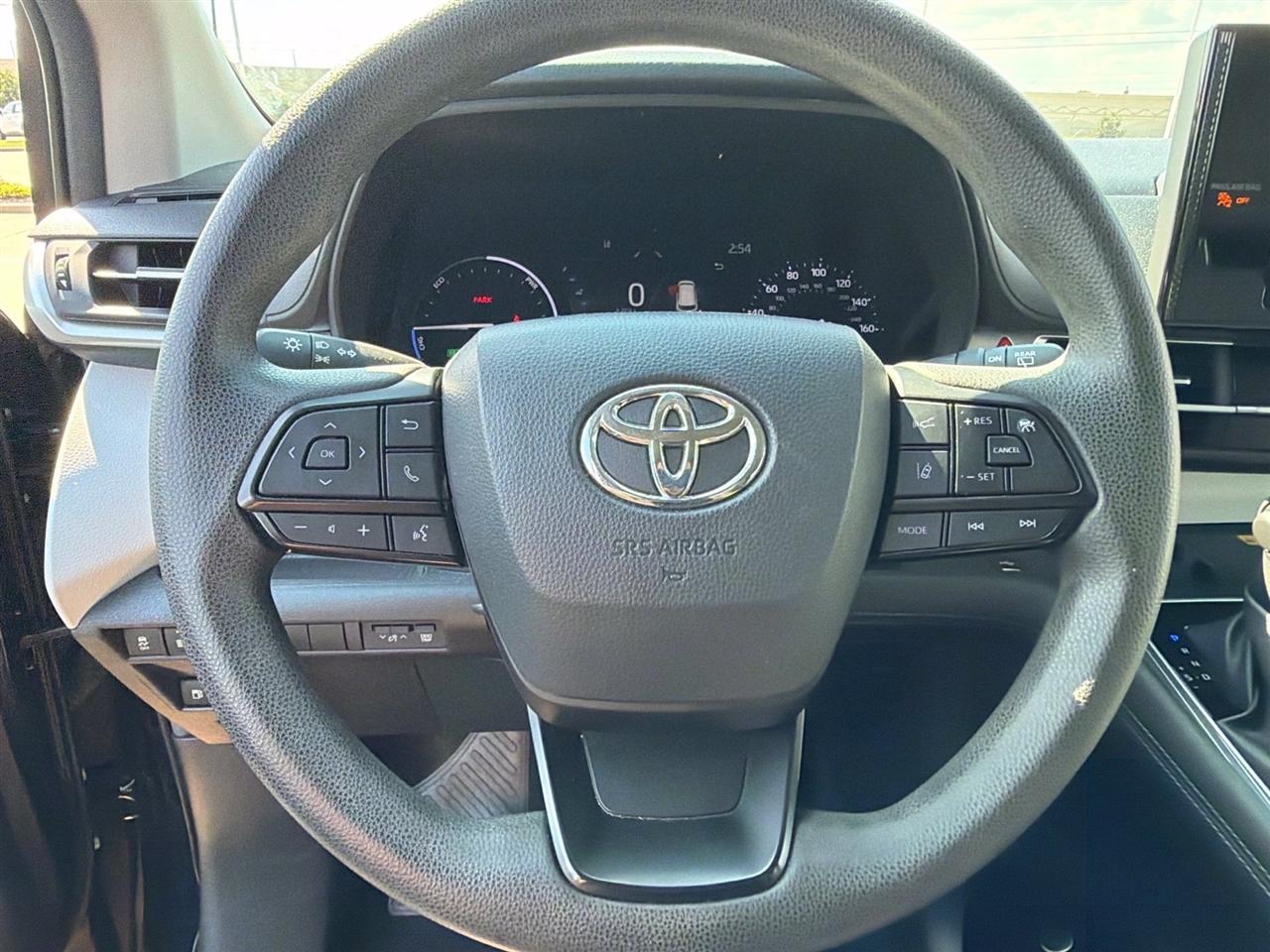 Toyota Sienna LE 8-Passenger 2025