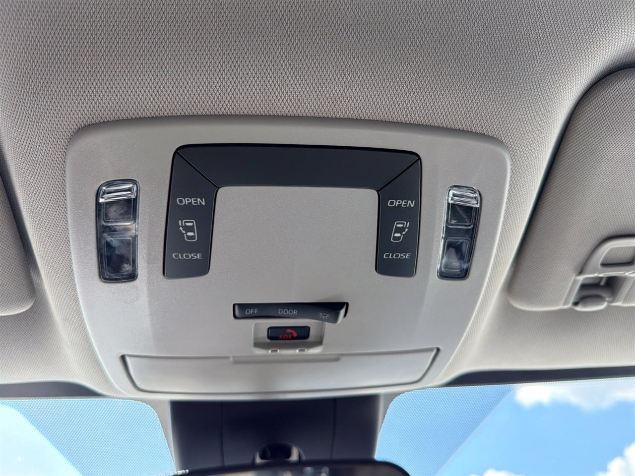 Toyota Sienna LE 8-Passenger 2025