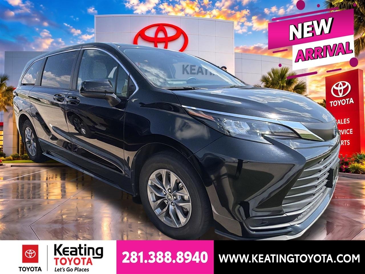 2025 Toyota Sienna LE 8-Passenger