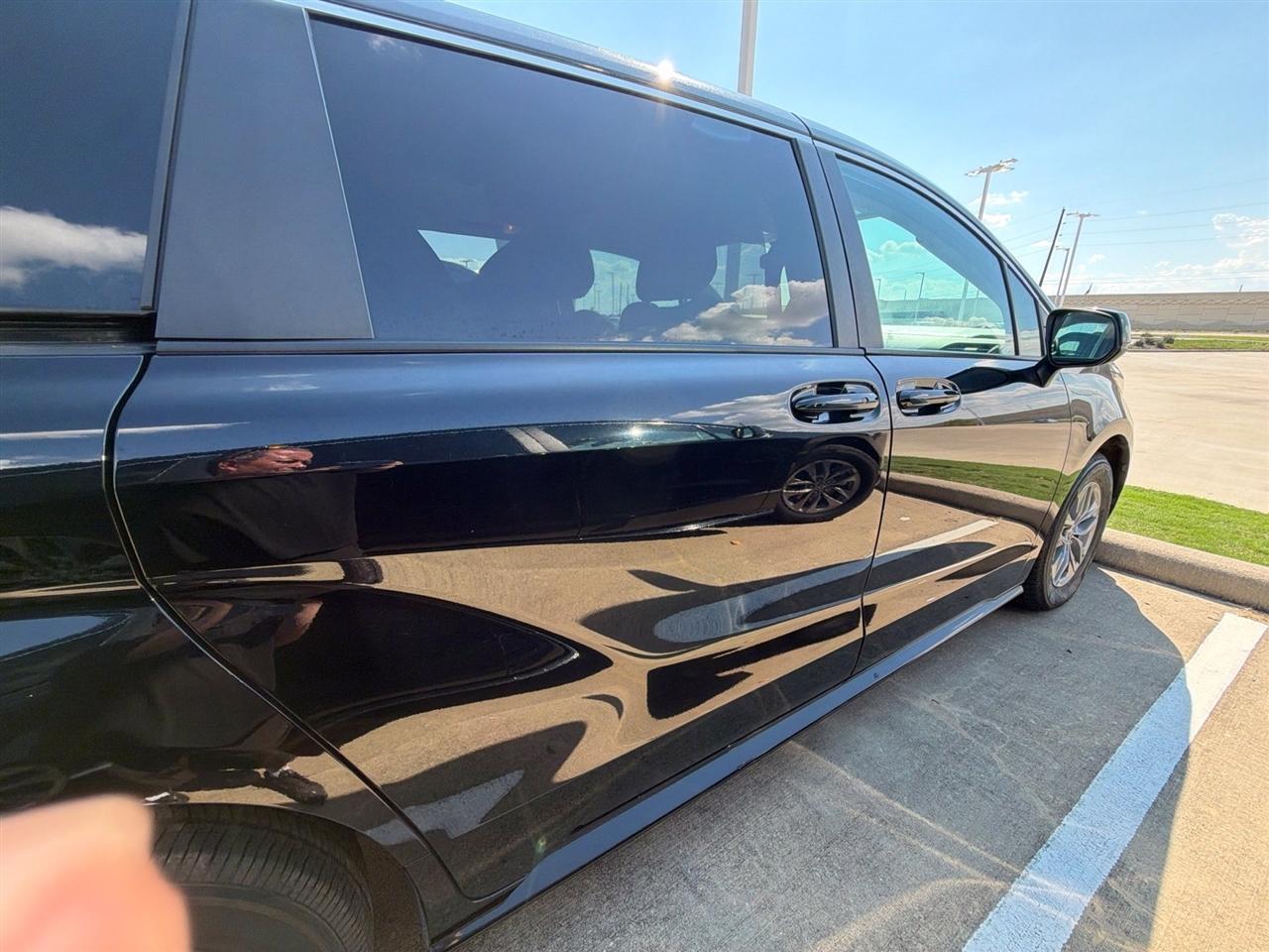 Toyota Sienna LE 8-Passenger 2025