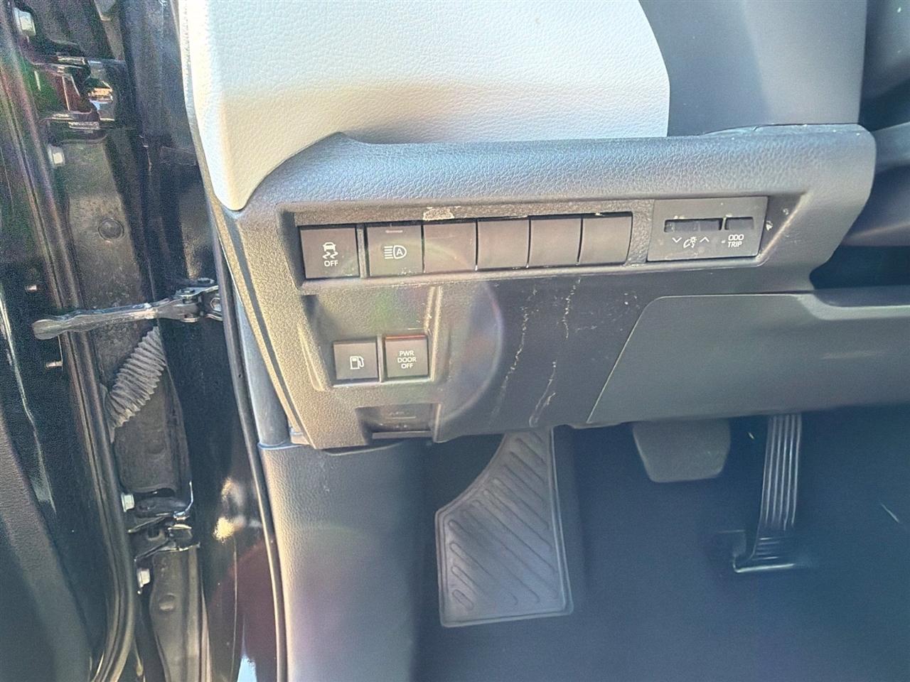 Toyota Sienna LE 8-Passenger 2025