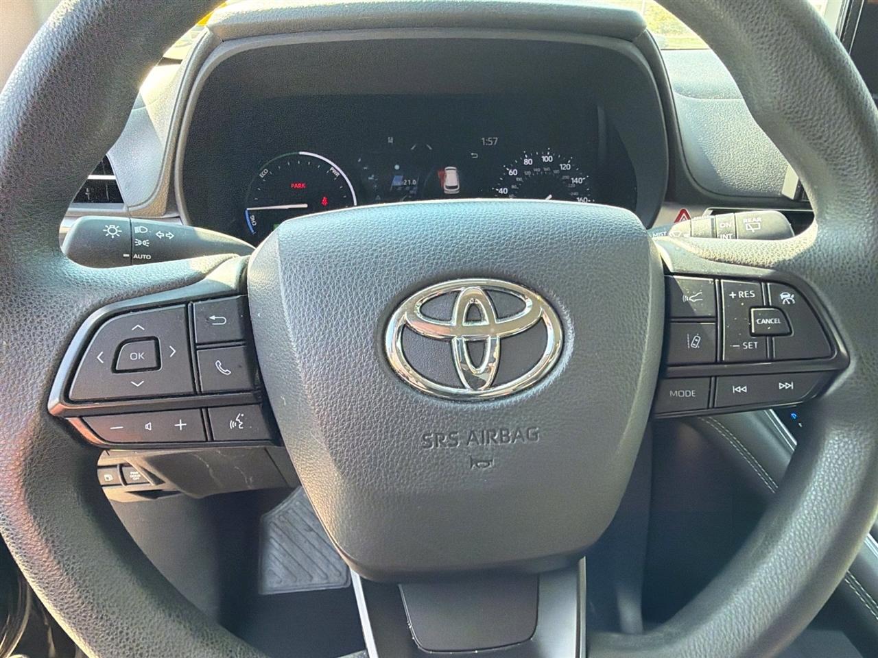 Toyota Sienna LE 8-Passenger 2025