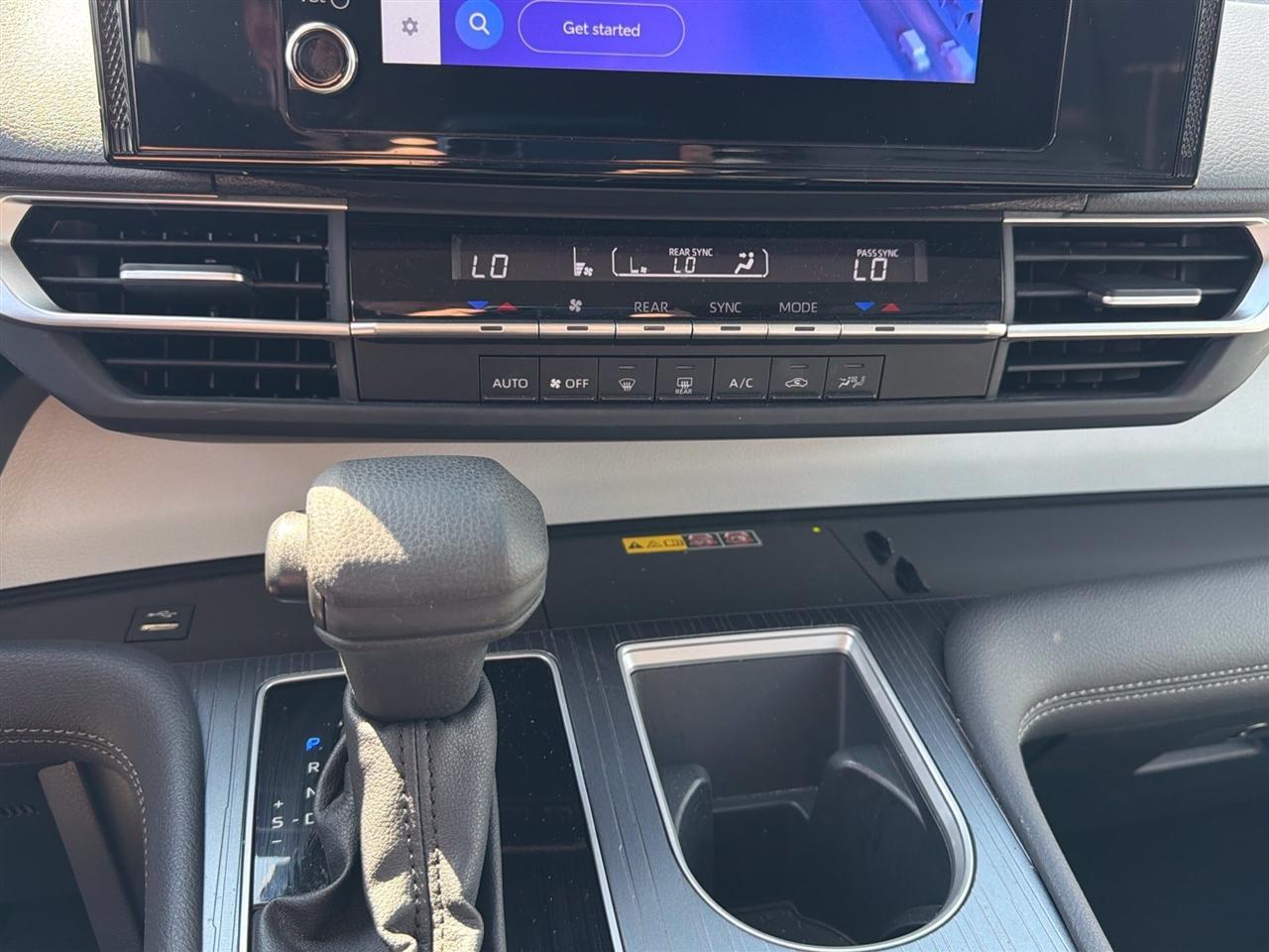 Toyota Sienna LE 8-Passenger 2025
