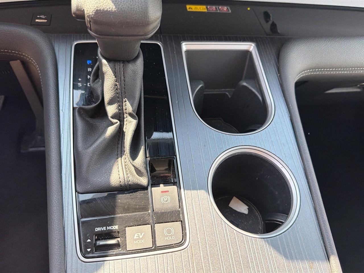 Toyota Sienna LE 8-Passenger 2025