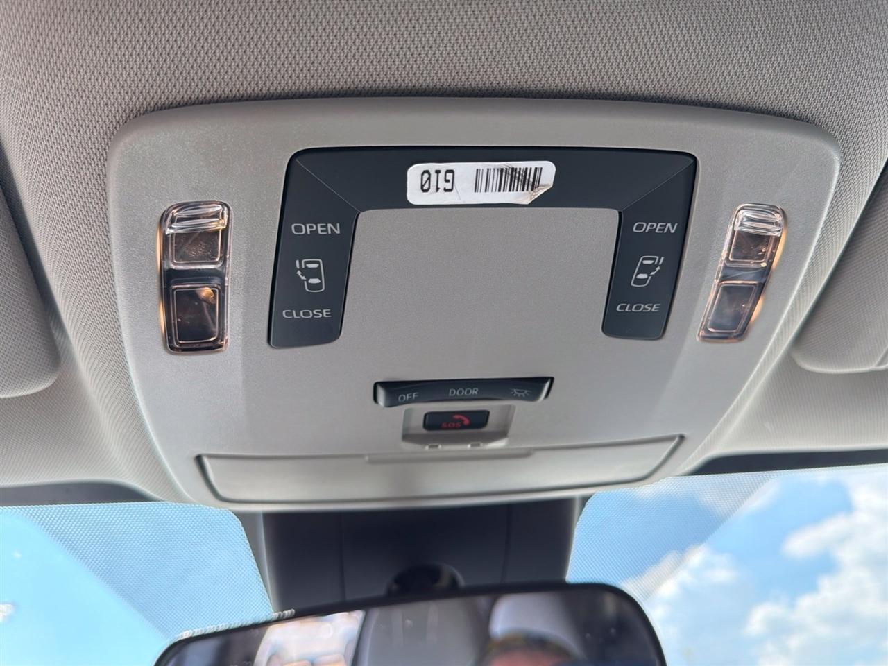 Toyota Sienna LE 8-Passenger 2025