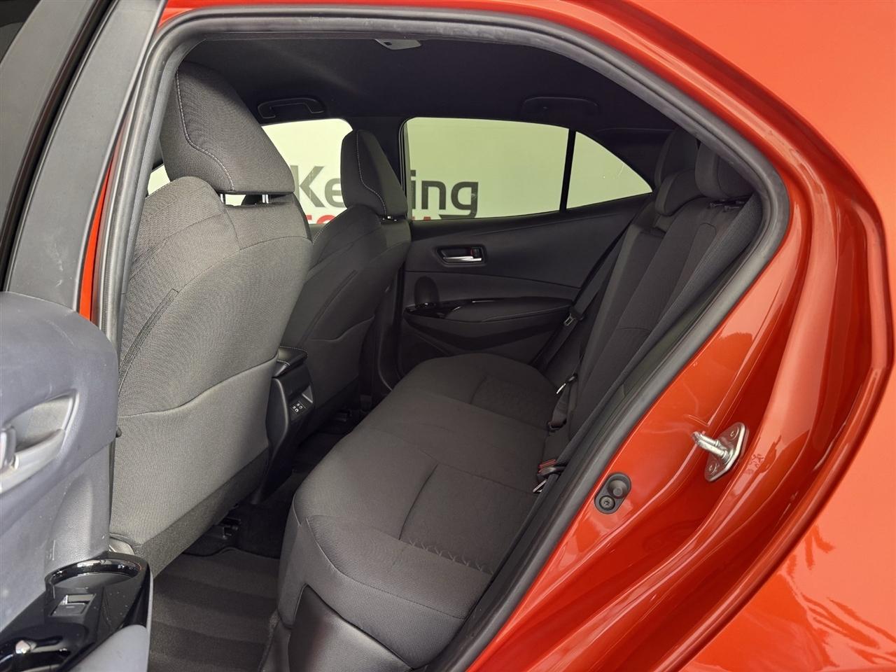 Toyota Corolla SE Hatchback 2025
