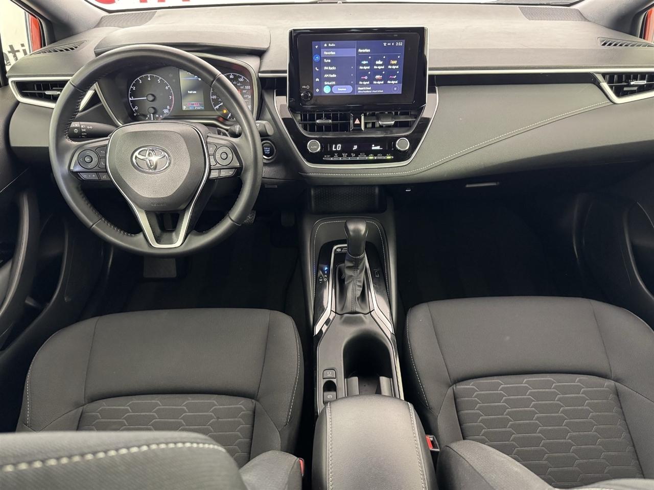 Toyota Corolla SE Hatchback 2025