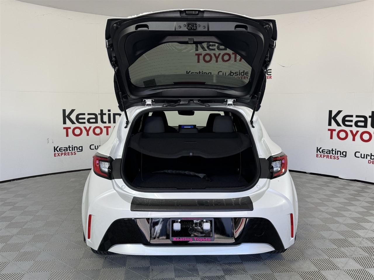 Toyota Corolla SE Hatchback 2027