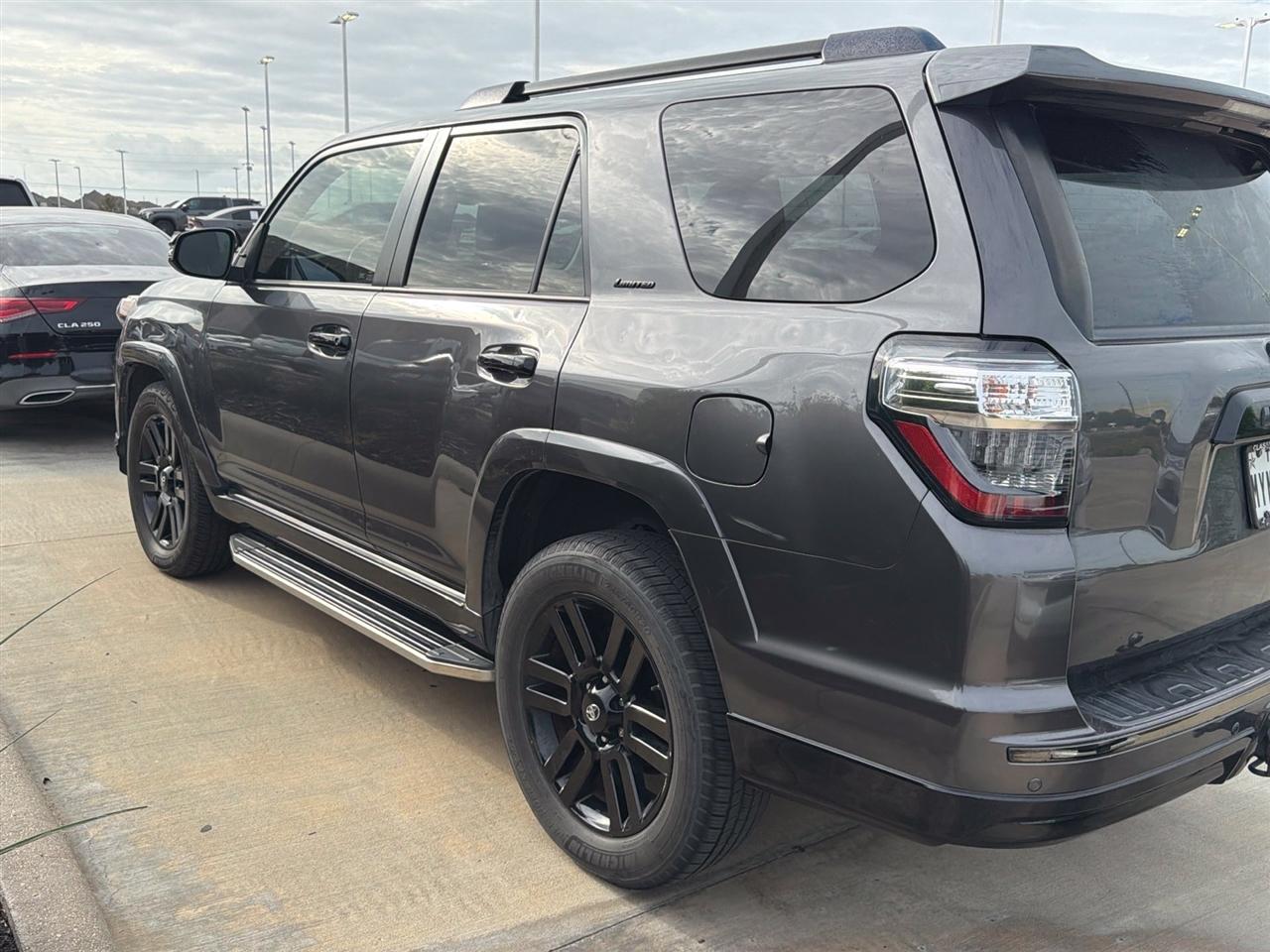 Toyota 4Runner Limited Nightshade Edition 4WD 2020