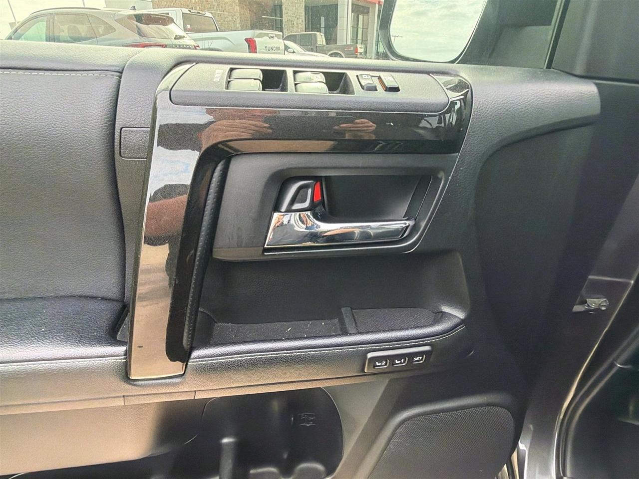 Toyota 4Runner Limited Nightshade Edition 4WD 2020